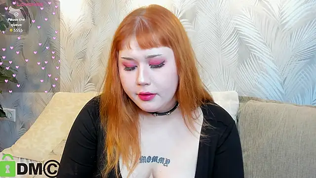 Snapshot of Roxy_Moor chatting on June 2026 09:12:02 AM Roxy Moor online show from June 2026 09:12:02 AM