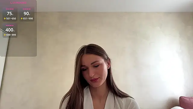 HallieHollo online show from June 2026 12:10:01 PM