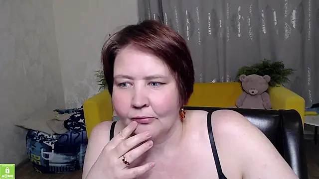 Snapshot of QUEEN02030 chatting on May 2026 03:06:02 PM QUEEN02030 online show from May 2026 03:06:02 PM