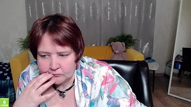 Snapshot of QUEEN02030 chatting on May 2026 10:42:02 AM QUEEN02030 online show from May 2026 10:42:02 AM