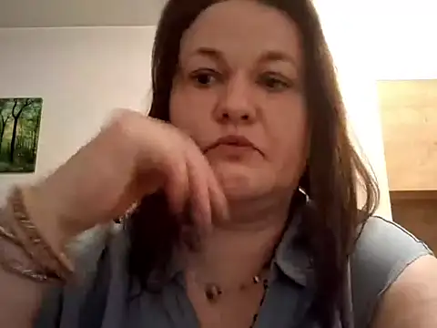 Snapshot of OpheliaMilf chatting on April 2026 07:40:01 PM OpheliaMilf online show from April 2026 07:40:01 PM