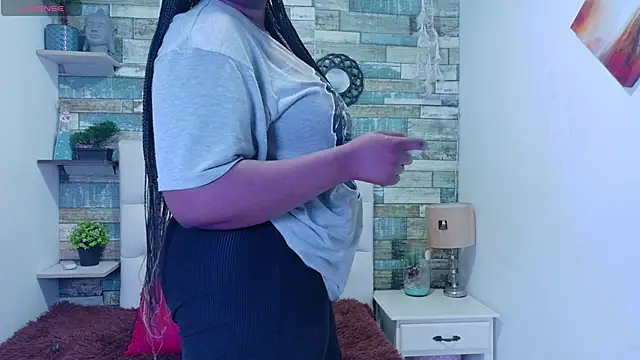 Skylernaomi online show from May 2026 01:38:02 PM