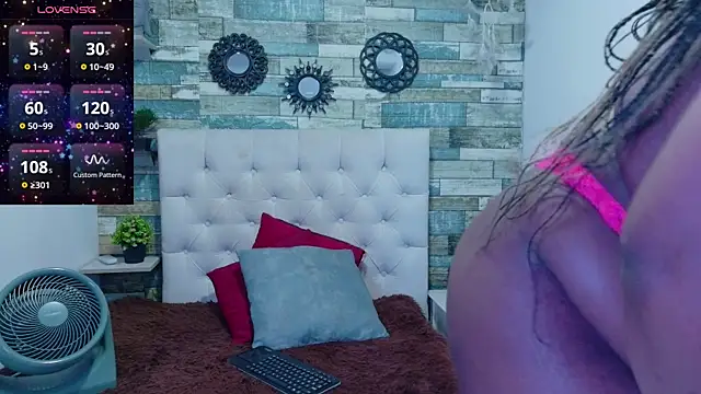 Skylernaomi online show from May 2026 01:28:02 PM