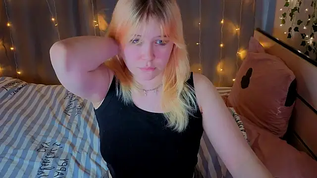 unburnedgirl online show from April 2026 03:25:01 PM