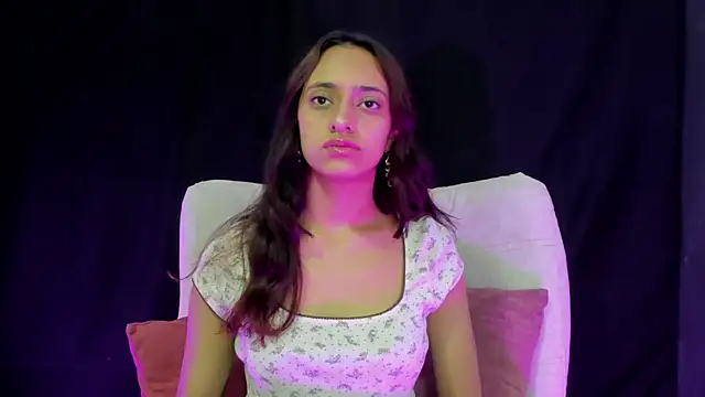 Charlotte Benette online show from March 2026 12:49:01 PM