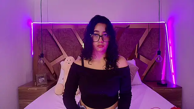 Snapshot of bella_swwan_ chatting on June 2026 01:45:01 PM bella swwan online show from June 2026 01:45:01 PM