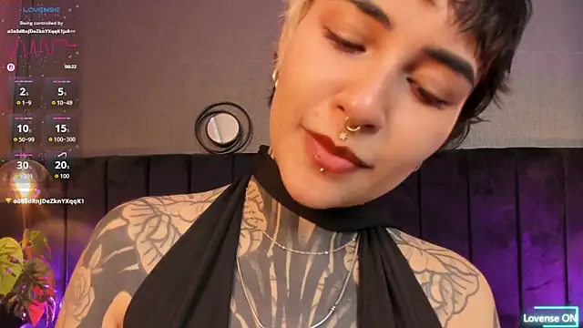 Luana fiore online show from May 2026 12:32:01 PM