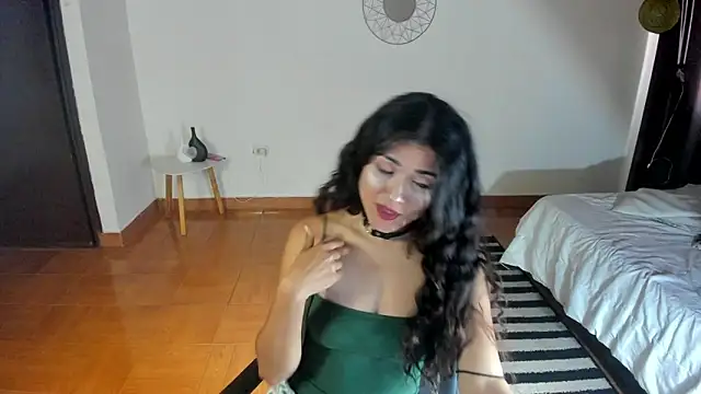 FreyaRouge online show from April 2026 07:20:02 PM