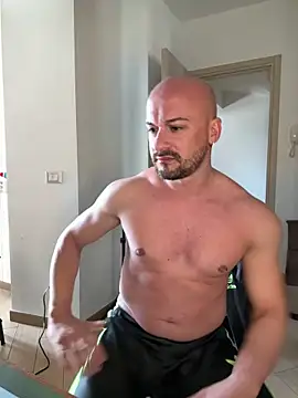 Snapshot of Queen872 chatting on March 2026 11:32:01 AM Queen872 online show from March 2026 11:32:01 AM