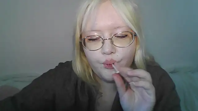 Snapshot of Elayne_Sweet chatting on April 2026 08:09:02 AM Elayne Sweet online show from April 2026 08:09:02 AM