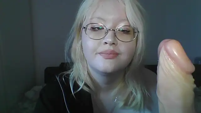 Snapshot of Elayne_Sweet chatting on April 2026 06:05:02 AM Elayne Sweet online show from April 2026 06:05:02 AM