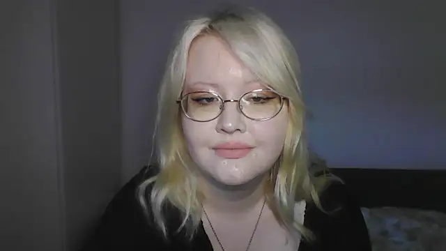Snapshot of Elayne_Sweet chatting on April 2026 06:07:02 AM Elayne Sweet online show from April 2026 06:07:02 AM