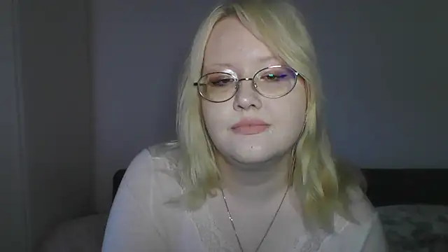 Snapshot of Elayne_Sweet chatting on April 2026 06:17:01 AM Elayne Sweet online show from April 2026 06:17:01 AM