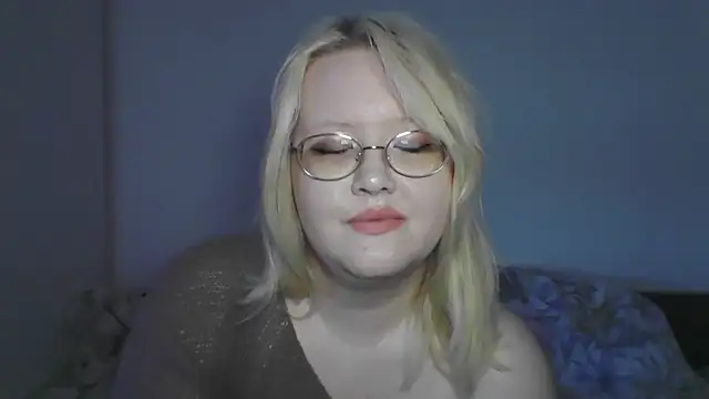 Snapshot of Elayne_Sweet chatting on May 2026 06:07:01 AM Elayne Sweet online show from May 2026 06:07:01 AM