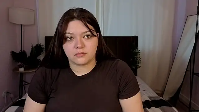 Evelyne Loo online show from April 2026 12:52:02 AM