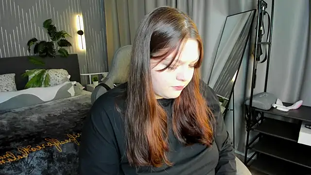 Evelyne Loo online show from May 2026 09:17:02 AM