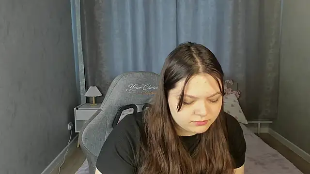Evelyne Loo online show from May 2026 12:39:01 AM