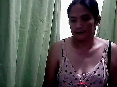 PinayZaira online show from April 2026 11:33:01 AM