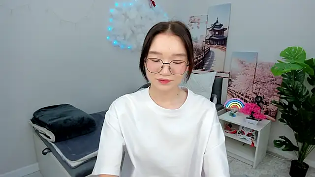 Snapshot of syuri_sun chatting on June 2026 02:37:02 PM syuri sun online show from June 2026 02:37:02 PM