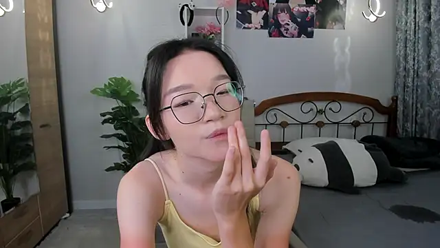 Snapshot of syuri_sun chatting on July 2026 05:19:02 PM syuri sun online show from July 2026 05:19:02 PM
