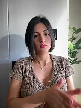 Snapshot of SeleneHale chatting on June 2026 09:48:01 PM SeleneHale online show from June 2026 09:48:01 PM