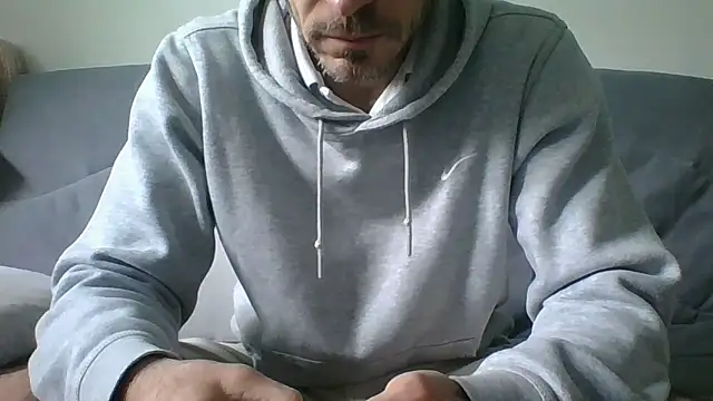 Snapshot of Valmont3340 chatting on May 2026 01:05:02 PM Valmont3340 online show from May 2026 01:05:02 PM