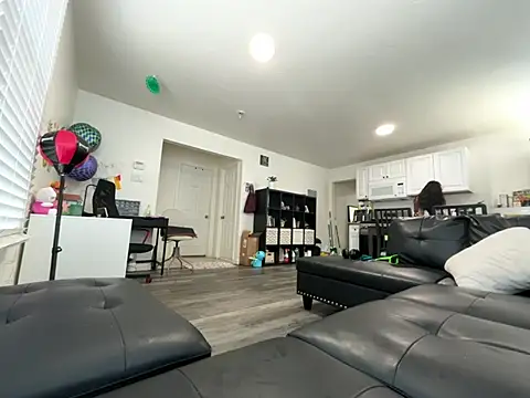 LinaGS online show from April 2026 05:32:01 PM