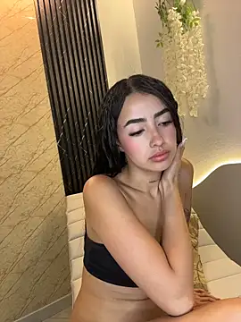 alannajade online show from April 2026 02:01:01 AM