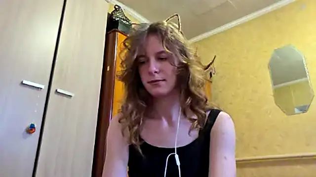 DonnaKuc online show from April 2026 06:08:01 AM