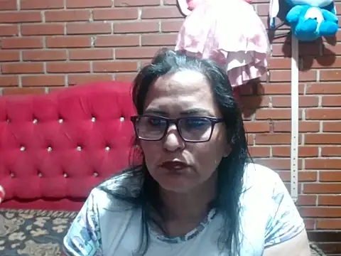 kristalmarelyn online show from May 2026 06:10:02 AM