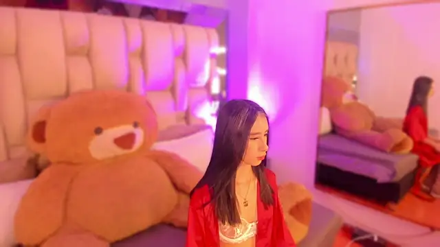 RaquelleValmont online show from April 2026 07:53:01 PM