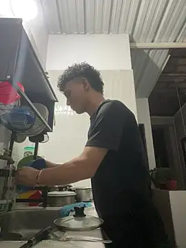 sebascuterouss online show from April 2026 05:05:01 AM
