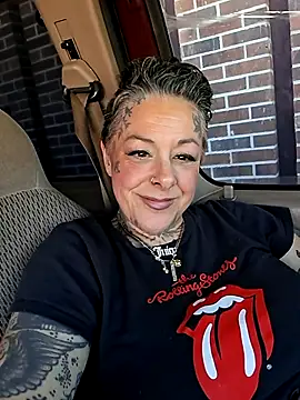 Kitty bang online show from June 2026 07:27:02 PM