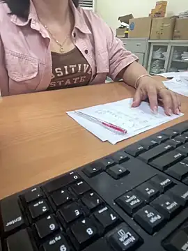 -LyLy24 online show from April 2026 03:48:01 AM