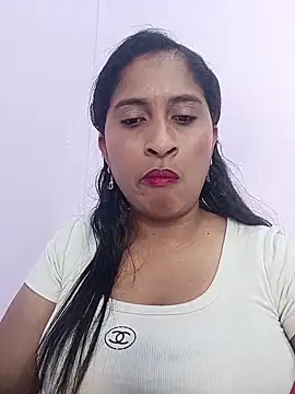 Snapshot of SofiaMendez1_ chatting on May 2026 03:17:02 PM SofiaMendez1 online show from May 2026 03:17:02 PM