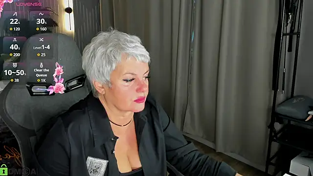 Linda Zef1r online show from May 2026 01:00:02 AM