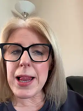 Laylaskyexx online show from April 2026 10:15:02 AM