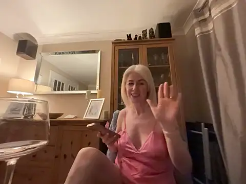 Laylaskyexx online show from May 2026 09:42:02 PM