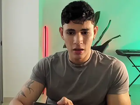 Massimo Rinaldi online show from April 2026 03:34:01 AM