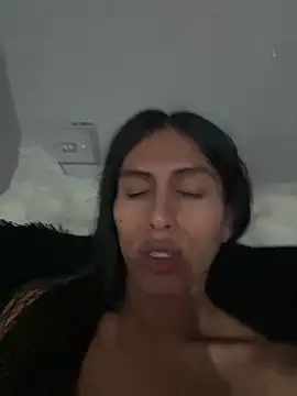 luna duque online show from June 2026 08:30:02 PM