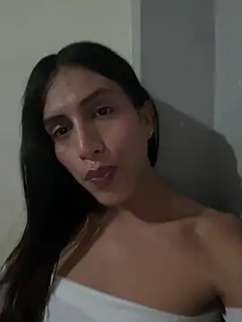 luna duque online show from June 2026 07:23:01 PM