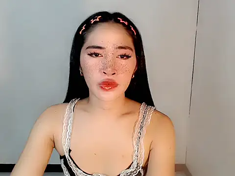 urasiankylie online show from April 2026 05:30:01 PM