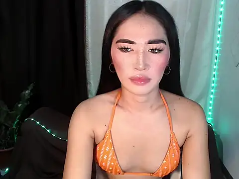 urasiankylie online show from June 2026 05:35:01 PM