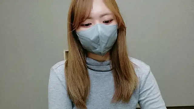 Snapshot of YUA_0425 chatting on May 2026 09:37:01 AM YUA 0425 online show from May 2026 09:37:01 AM