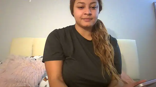 Snapshot of madzbailey chatting on April 2026 04:28:02 PM madzbailey online show from April 2026 04:28:02 PM