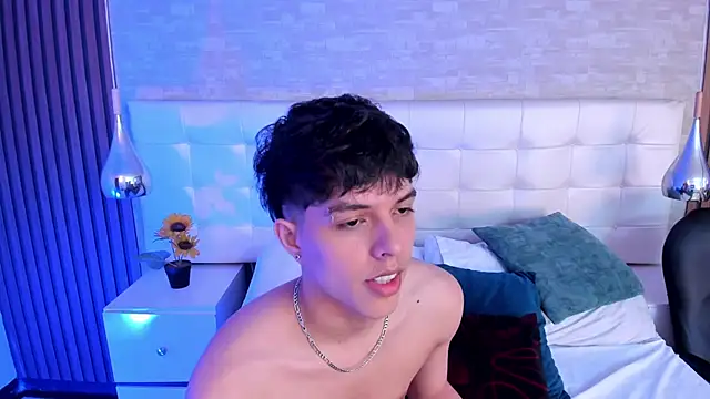 DamiaanXx online show from May 2026 02:11:01 PM