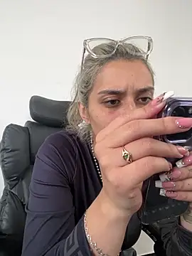 Isabella varella- online show from June 2026 02:05:01 PM