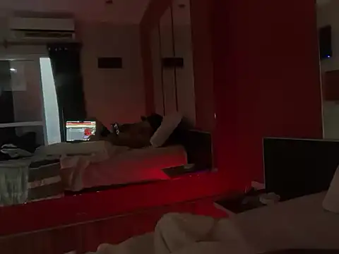 EmirlaSkarlett96 online show from April 2026 10:07:02 PM