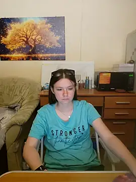 JessicaHolland1 online show from June 2026 06:44:01 PM