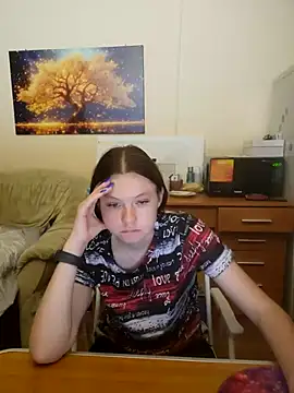 JessicaHolland1 online show from June 2026 06:21:02 PM